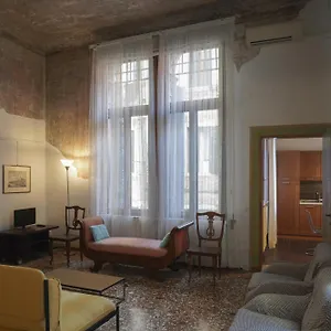 Melusina Rialto Apartment